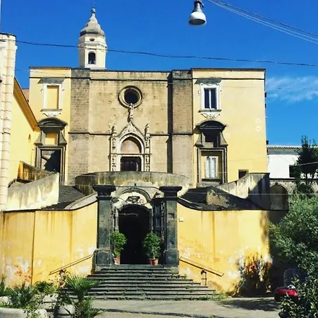 San Lorenzo House *